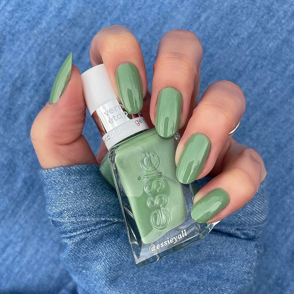 Essie Gel Couture - tulle the world - #1253 - Nail Lacquer - Nail Polish at Beyond Polish